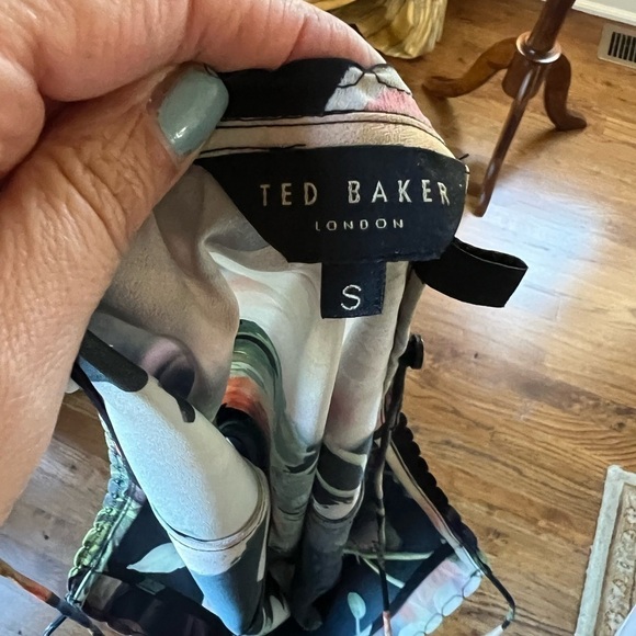 TED BAKER Cynaria black floral silk-like camisole size small - Picture 3 of 9